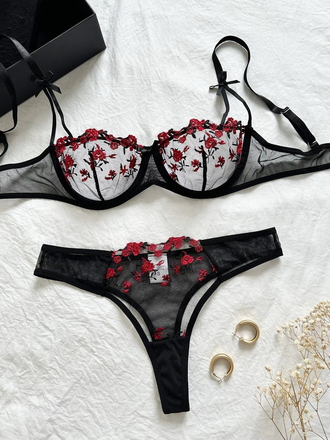 Lola™ | Luxurious French lingerie set